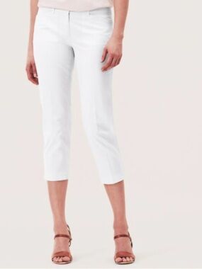 Ann Taylor LOFT cropped white pants featuring a flat from design (SKU710)